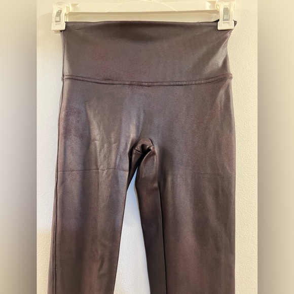 21. Spanx Ready to Wow Faux Leather Leggings High Rise Wine Medium - Picture 14 of 16